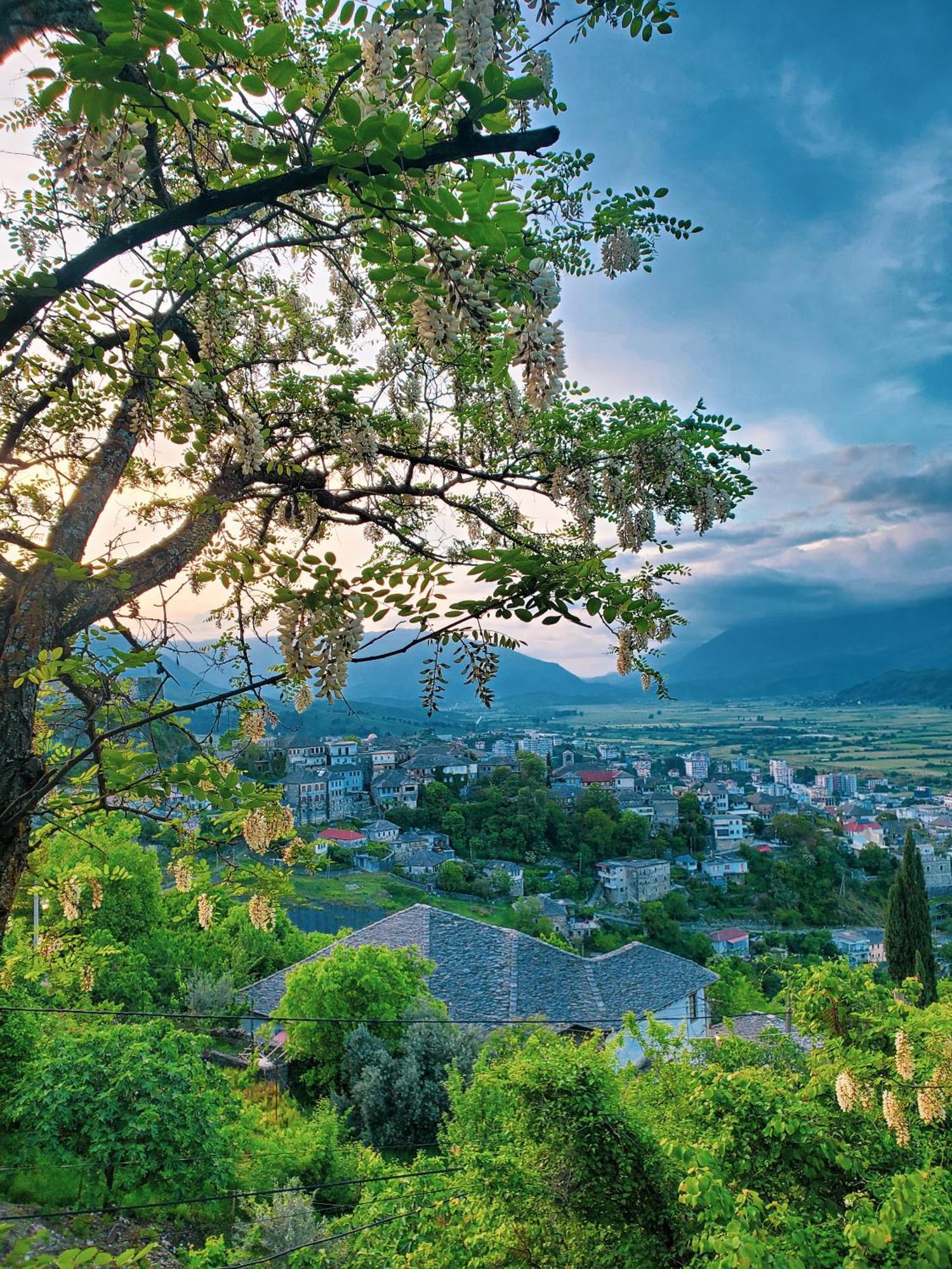 Clockwise Guestrooms Gjirokastër Buitenkant foto